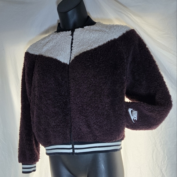 Cropped Teddy Nike Jacket - Picture 8 of 9